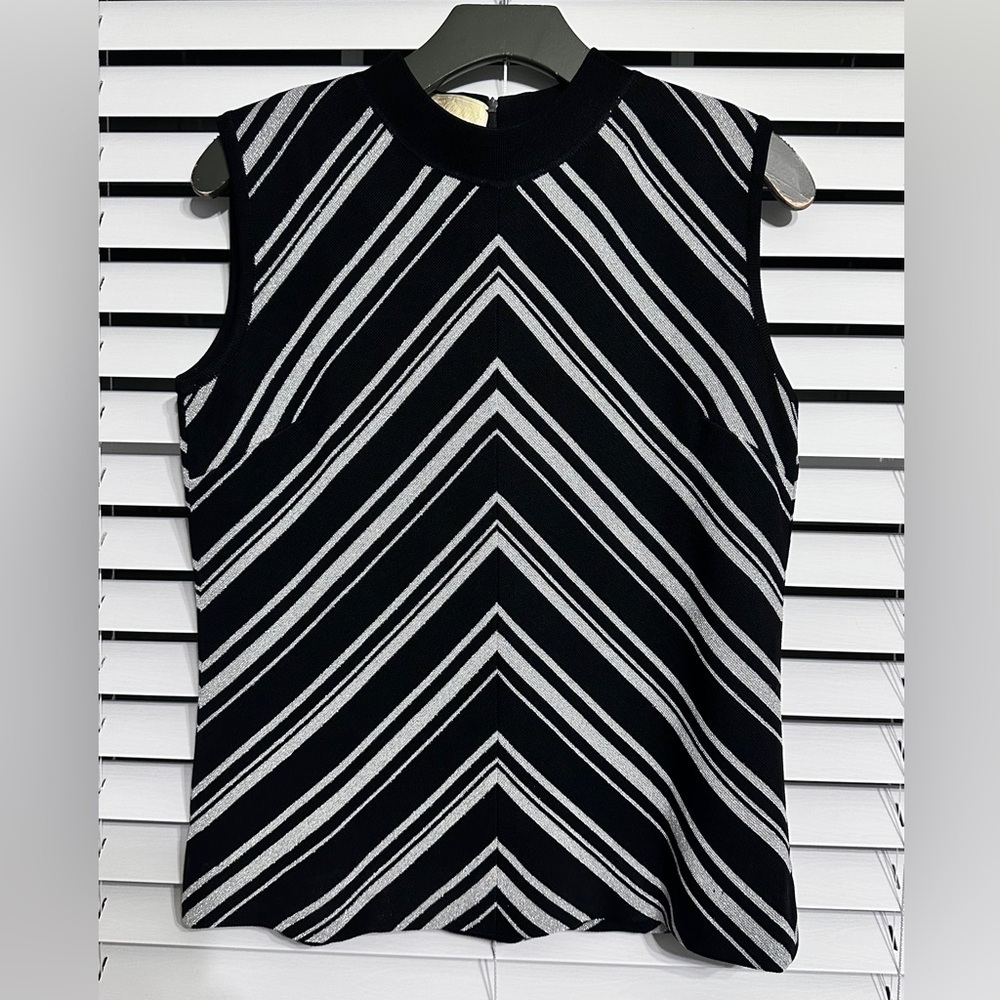 🛍️ Jonathan Phillips Black, white, & Sparkling Silver Top Size 14 made in Italy